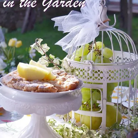 In The Garden Oda ve Kahvaltı